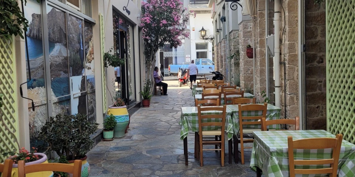 Airbnb Investment Greece(השקעה ב-Airbnb ביוון) : How to Build a Long-Term Real Estate Investment Strategy